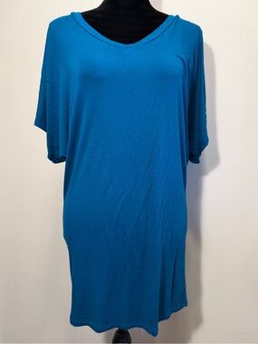 Lock & love Relaxed V-Neck Tunic